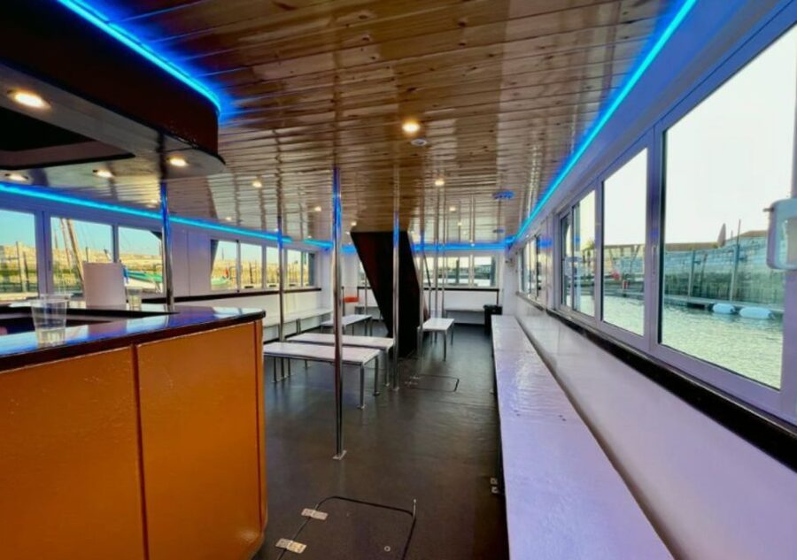 Lisbon: Tagus River Cruise to the Ocean & Dolphin Watching - From the dock to the open sea: how this cruise actually plays