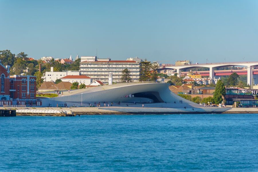 Lisbon: Tagus River Cruise With Brunch - Audio guide app: making the landmarks make sense