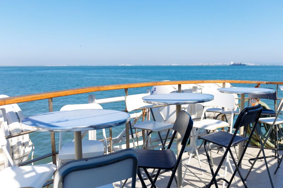 Lisbon: Tagus River Cruise With Brunch - Practical notes you should factor in