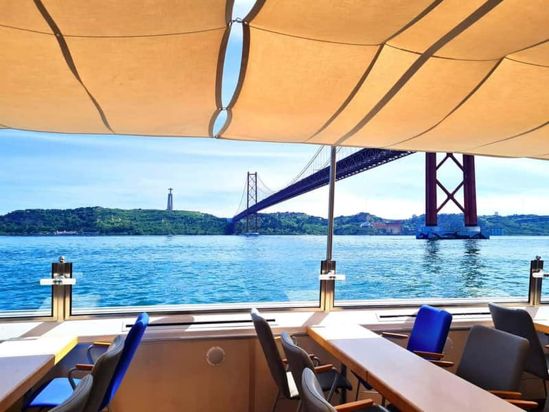 Lisbon: Tejo River Sightseeing Cruise - 90 minutes on the Tagus: what this cruise really gives you