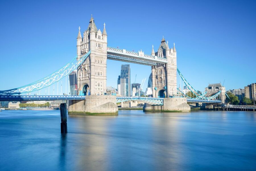London: Full-Day Sightseeing Bus Tour with River Cruise - From Victoria to Westminster: the Coach Part That Sets Your Bearings