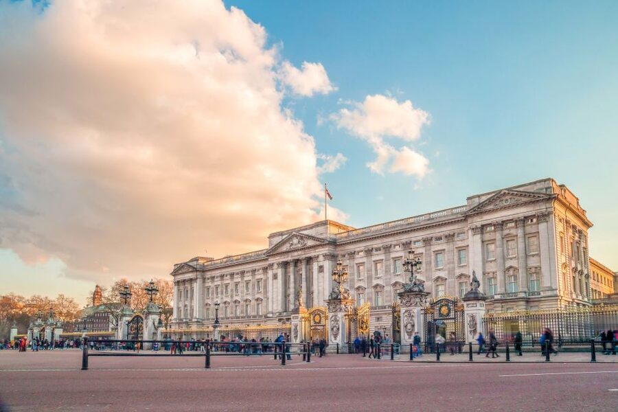 London: Full-Day Sightseeing Bus Tour with River Cruise - Greenwich Walking Tour: The Extra Credit Stop