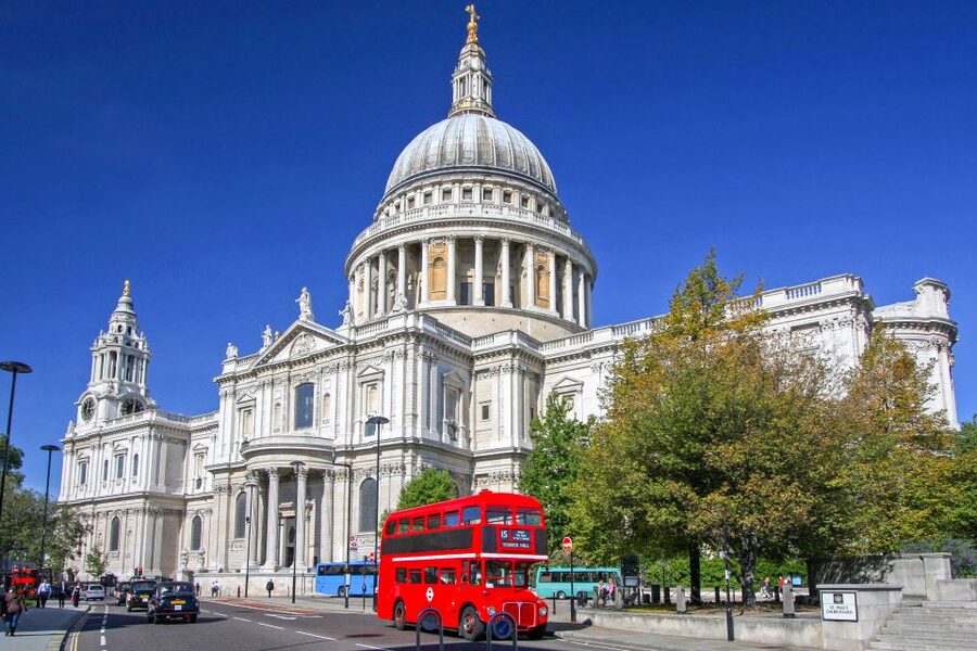 London: Full-Day Sightseeing Bus Tour with River Cruise - Buckingham Palace and Changing of the Guards: How to Plan for a Real Photo Moment