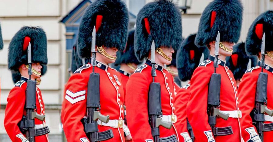 London: Full-Day Sightseeing Bus Tour with River Cruise - The Thames River Cruise: Great Views with Some Real-World Constraints