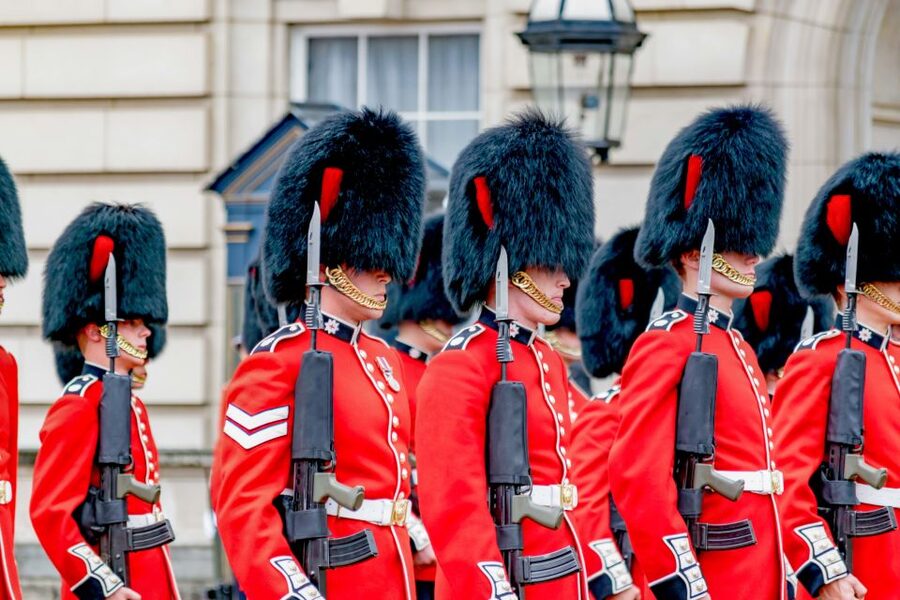 London: Full-Day Sightseeing Bus Tour with River Cruise - Transportation Comfort and Group Reality