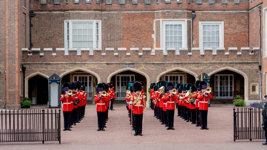 London: Hop-On Hop-Off Pass with Thames River Cruise 24 Hrs - Price and value for a 24-hour London day