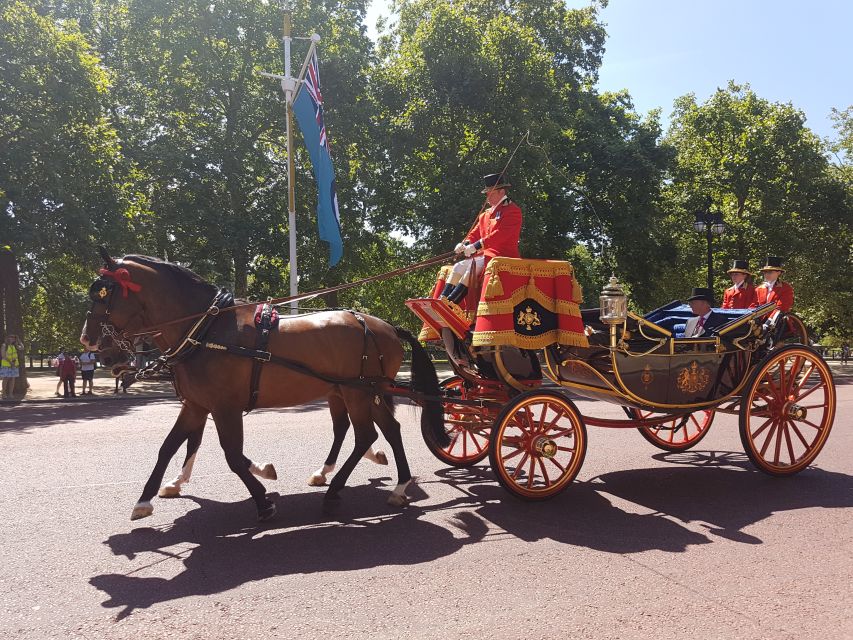 London: Thames River Cruise and 3-Hour Westminster Tour - Trafalgar Square and Whitehall: the quick sights that add up