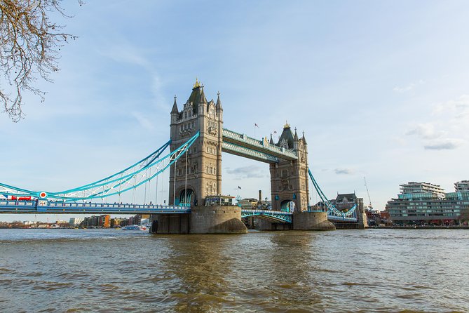 London Tootbus Hop on Hop off Bus Tour and Thames River Cruise - Royal and West End highlights: Buckingham Palace, Hyde Park, Harrods, and more