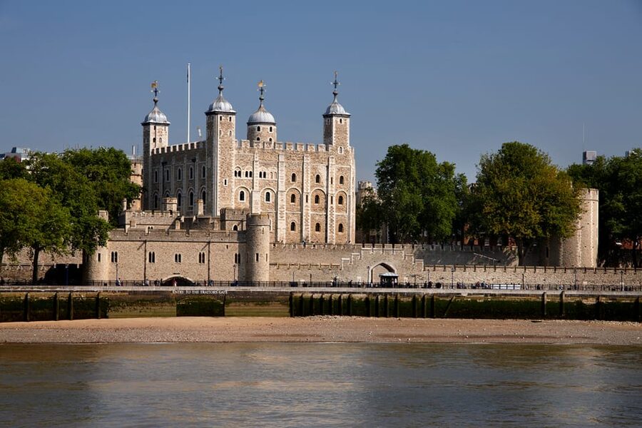London: Tower of London, Hop-on, Hop-off Bus & River Cruise - Getting your tickets activated and finding the right places fast