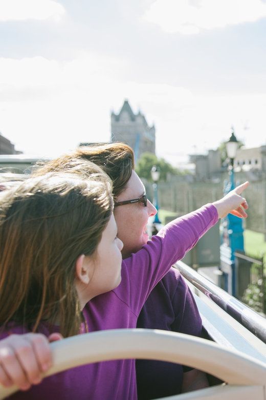 London: Tower of London, Hop-on, Hop-off Bus & River Cruise - Service frequency, traffic delays, and your best backup plan
