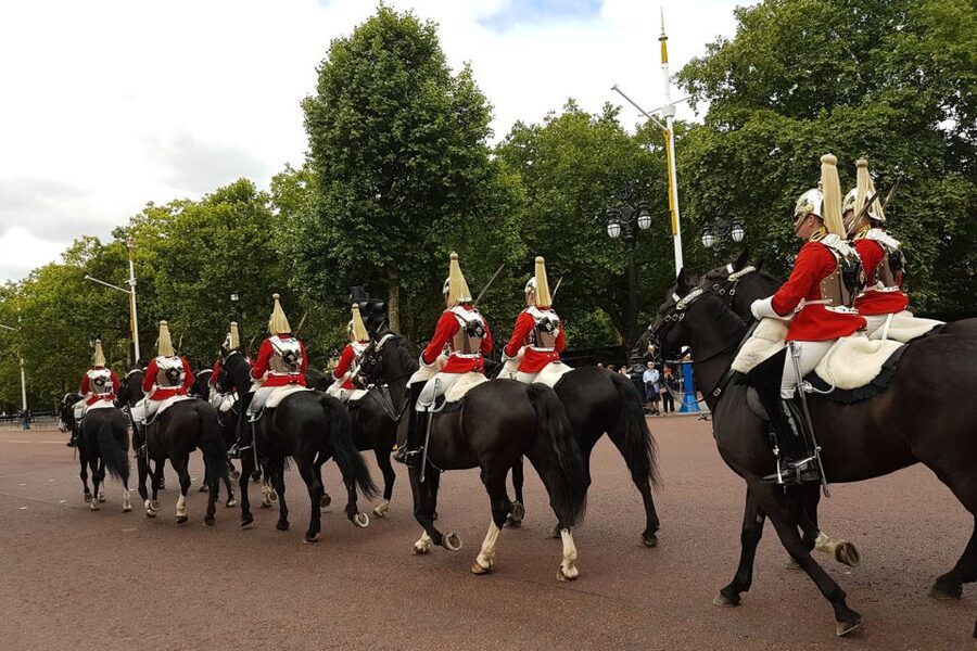 London: Westminster Tour, River Cruise, and Tower of London - Green Park Meet-Up: How This Tour Gets You Moving