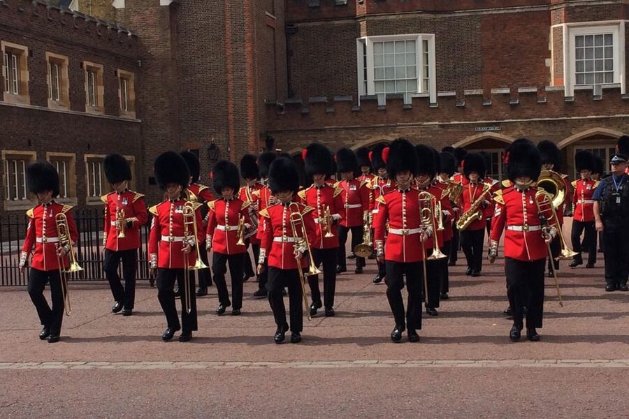 London: Westminster Tour, River Cruise, and Tower of London - Downing Street, Parliament Square, and Westminster Abbey: What to Expect
