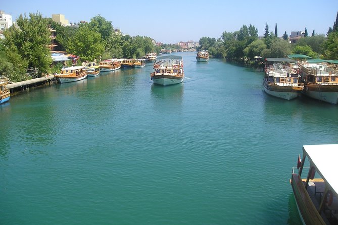 Manavgat River Cruise, Waterfalls and Market Tour from Belek - The market stop: bazaar browsing in 2 hours (and how to manage shopping pressure)