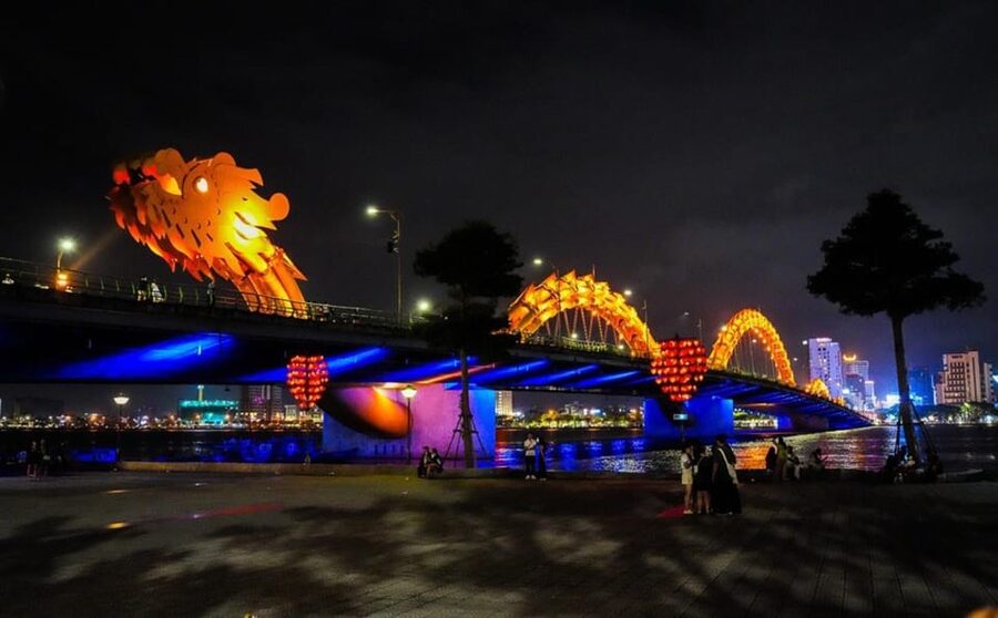 Marble Mountains - Han River Cruise -Dragon Bridge by night - Han River cruise by night: the “both sides” effect