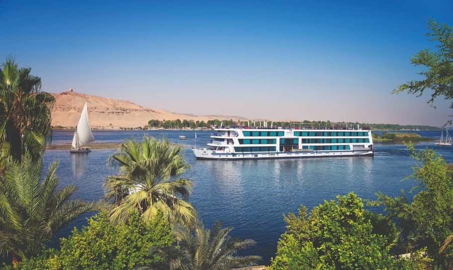 Marsa Alam: 4 Days Nile River Cruise with Guided Tours - Kom Ombo Temple stop: balancing history with cruise time