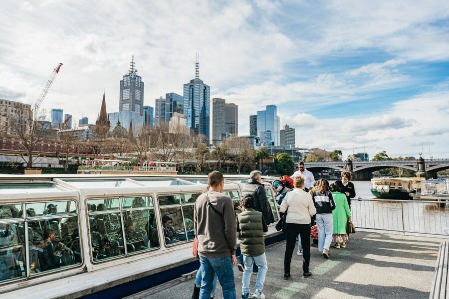 Melbourne: 1-Hour Gardens and Sporting Precinct River Cruise - What you see along the Yarra: bridges, gardens, and sport