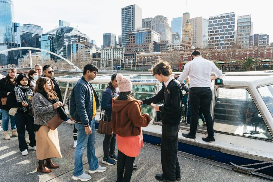 Melbourne: 1-Hour Gardens and Sporting Precinct River Cruise - How the commentary works (and how to hear it well)