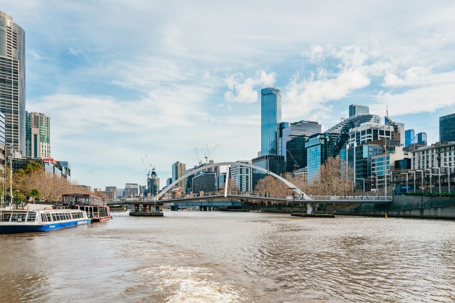 Melbourne: 1-Hour Gardens and Sporting Precinct River Cruise - Weather-proof Melbourne: enclosed boat means you keep going