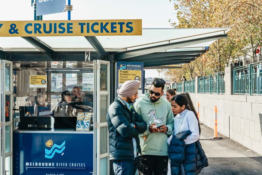 Melbourne: 2-Hour City Highlights River Cruise - Comfort, photos, and the onboard extras that actually matter