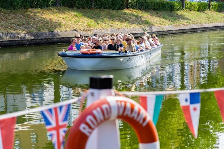 Middelburg: City Canal Cruise - What the 45 Minutes Feels Like Onboard