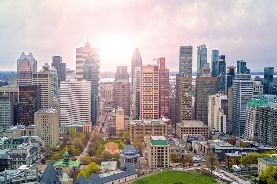 Montreal: Small Group Tour with River Cruise and Notre Dame - Notre-Dame Basilica: admission included, so you can enjoy the inside