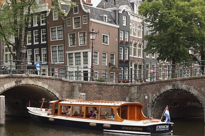 Morning Canal Cruise Amsterdam in Small-Group - Warm drinks and snacks: why the included food changes the ride