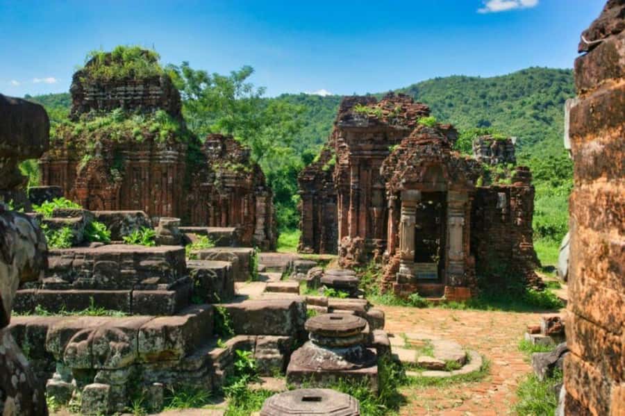 My Son Sanctuary Morning Tour w Thu Bon River Cruise & Lunch - Thu Bon river cruise on a wooden boat: the scenic payoff