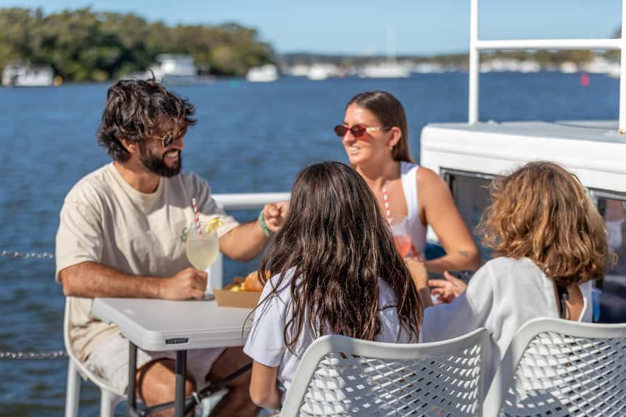 Noosa River Cruise with Seafood Lunch and Commentary - Getting to Noosa Marina and finding the Noosa Queen fast