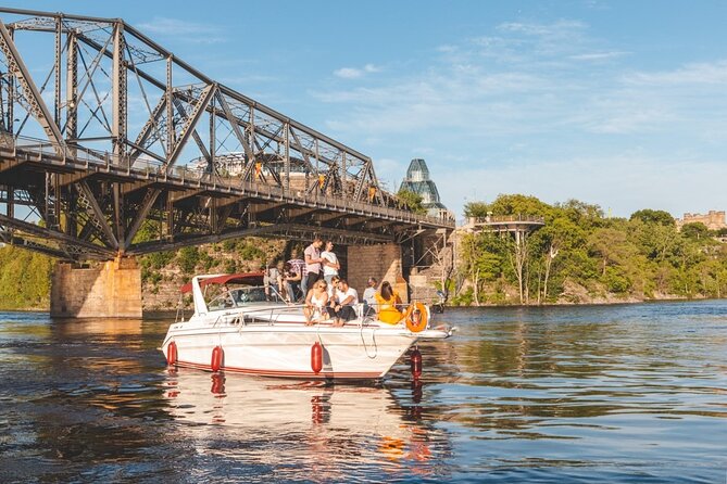 Ottawa: 1-Hr. Public Tour on a Real Yacht (Thurs. to Sun. @ 6 PM) - Drinks Onboard, No Outside Food: How to Plan Your Evening