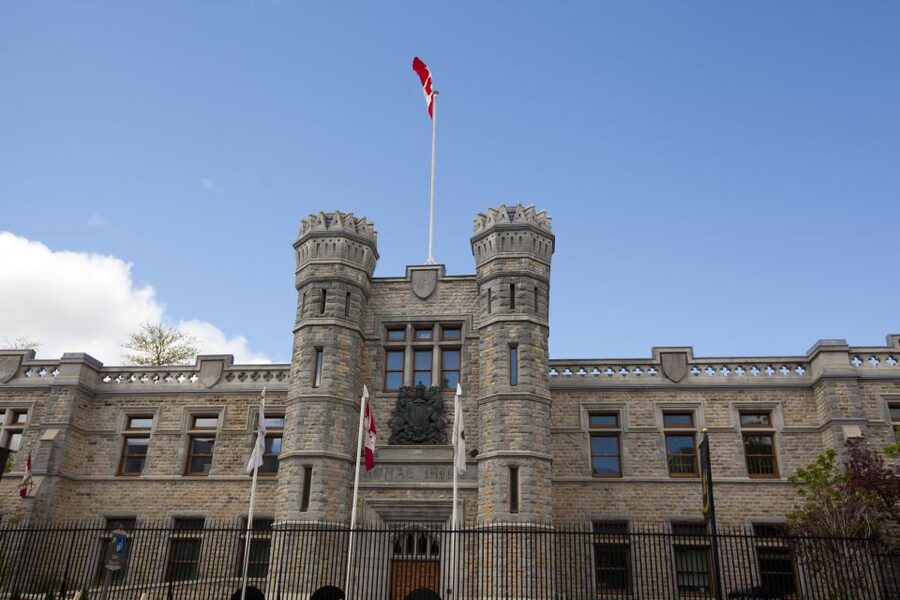 Ottawa Premium Small Group Tour with Canal Cruise - Seasonality and what changes when the canal isn’t running