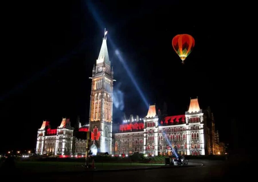 Ottawa: Small Group Night Tour With River Cruise - River Cruise at sunset: Ottawa River views with the lights starting