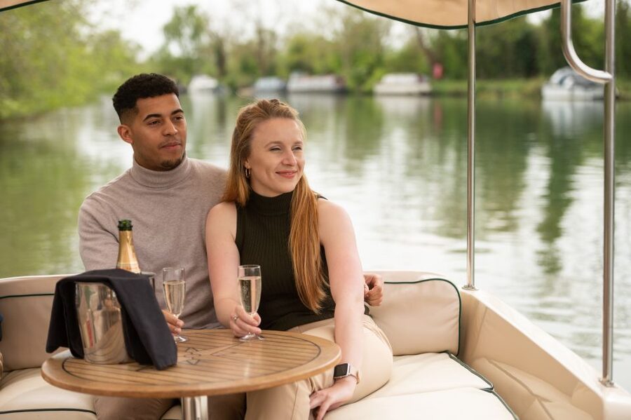 Oxford: River Cruise and 6-Course Tasting at The Folly - Disembarking at The Folly: the meal is the main event