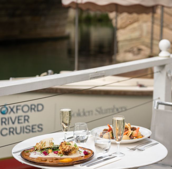 Oxford: River Cruise with 3-Course Meal - From boat to meal: what it feels like at The Folly