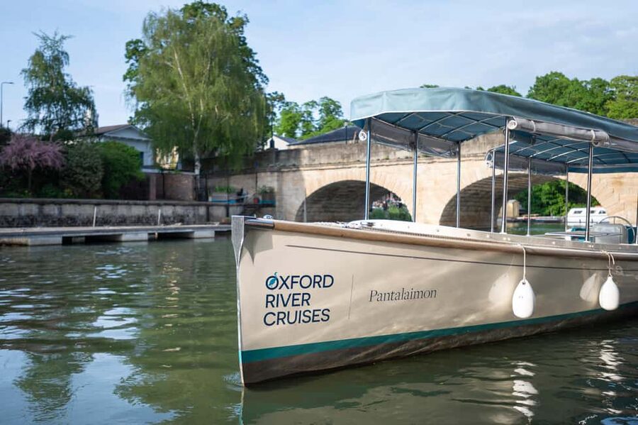 Oxford: Sightseeing River Cruise - The On-board Experience: Drinks, Comfort, and a Calm Pace
