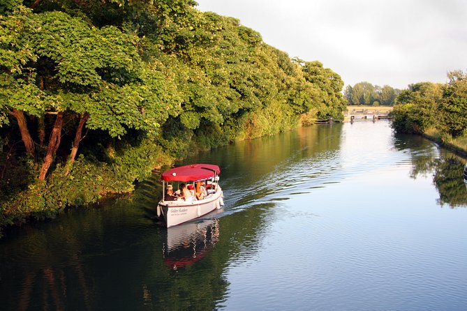 Oxford Sightseeing River Cruise Along The University Regatta Course - How the guide experience changes the value (and what to listen for)