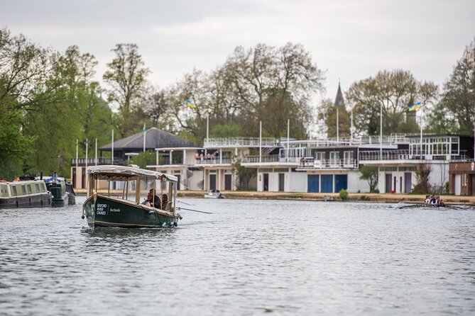 Oxford Sightseeing River Cruise Along The University Regatta Course - Christ Church Meadows and College: the Oxford you recognize, but from a new angle
