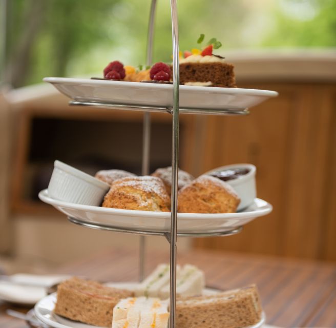 Oxford: Sightseeing River Cruise with Afternoon Tea - Entering at Folly Bridge: where afternoon tea begins