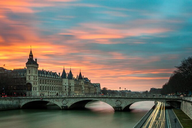 Paris 10-Hour Guided Louvre, Eiffel Tower & Seine River Cruise - Hôtel de Ville and the city behind the postcards