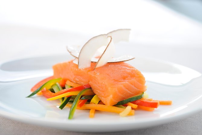 Paris 3-Course Gourmet Dinner and Sightseeing Seine River Cruise - Window seating, drinks, and the extras that change your final bill