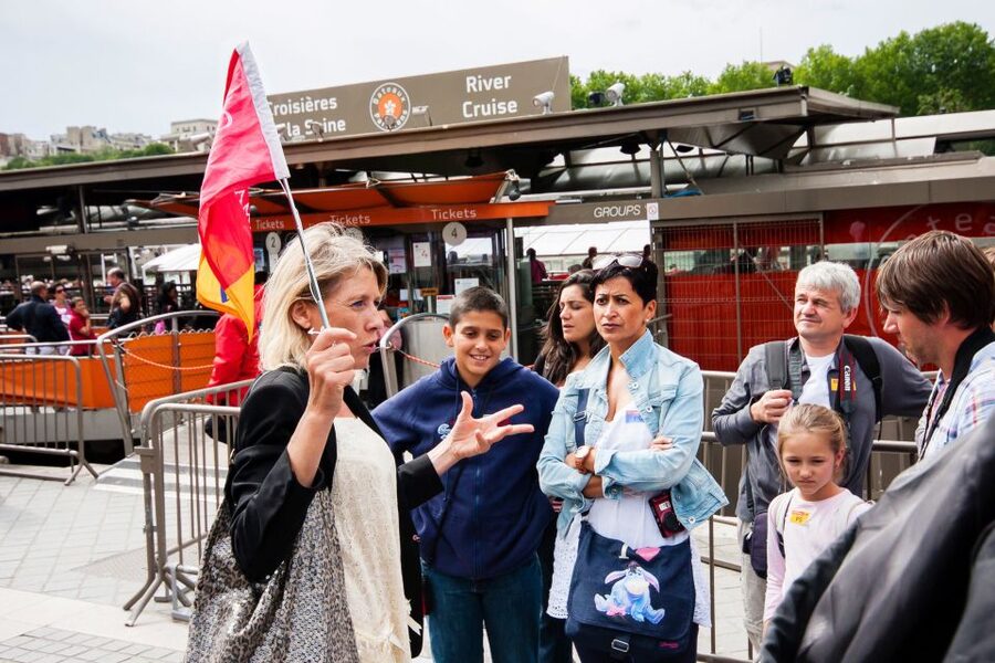 Paris: Audio-Guided Bus Tour & Seine River Cruise - Price vs. value: when this combo feels worth it
