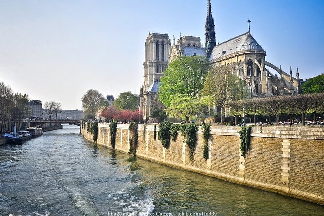 Paris by Night 2-hour Private Tour with Scenic Seine River Cruise - Night Paris on Pont Neuf: the plan that avoids wasted time