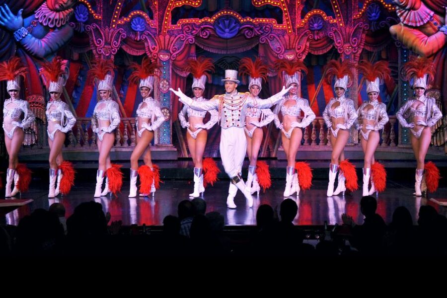 Paris: Champagne at the Moulin Rouge & Seine River Cruise - Champagne at the Moulin Rouge: How the Drink Fits the Experience
