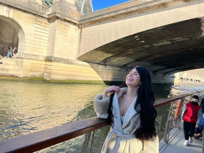 Paris: Day or Evening River Cruise with Musical Ambiance - What You’ll See Along the Seine: Landmarks and What to Watch For