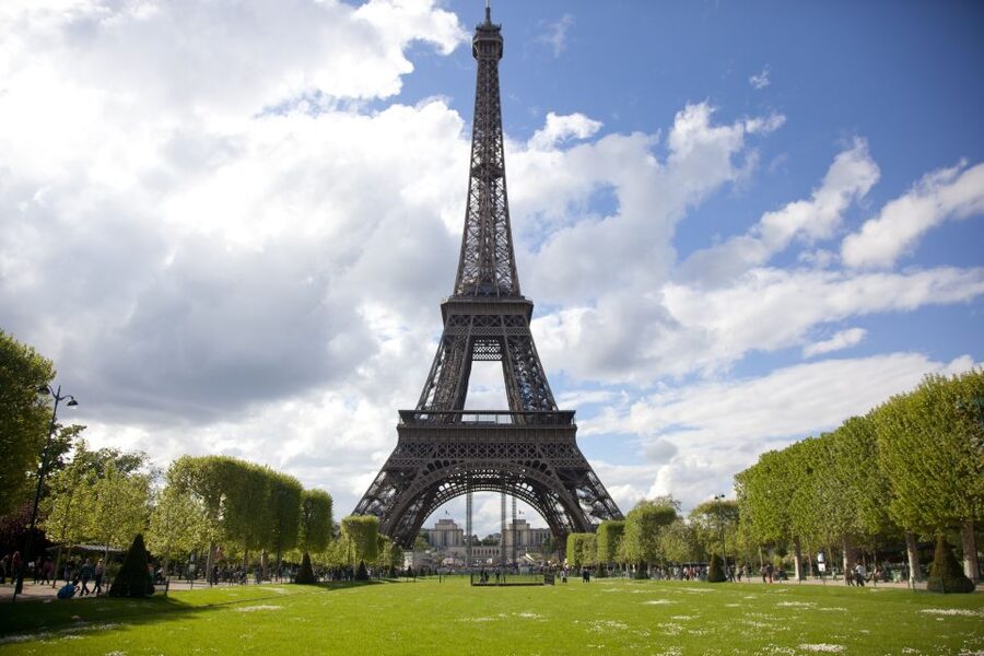 Paris: Eiffel Tower Tour & Seine River Cruise Tour - The guided Seine cruise: where Paris looks cinematic