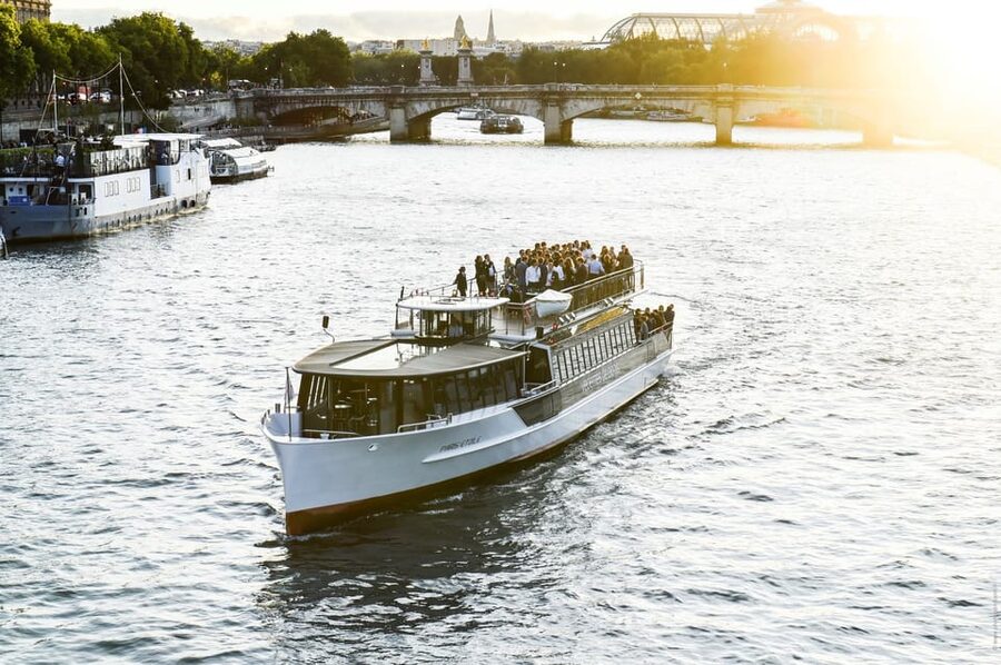 Paris: Evening River Cruise with Music - Who should book this Seine night cruise (and who should reconsider)