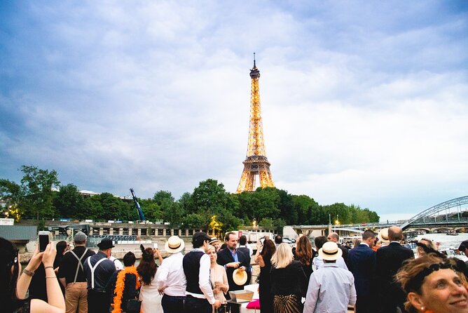 Paris Gourmet Dinner Seine River Cruise with Singer and DJ Set - Before You Board: Meeting Point Reality Check