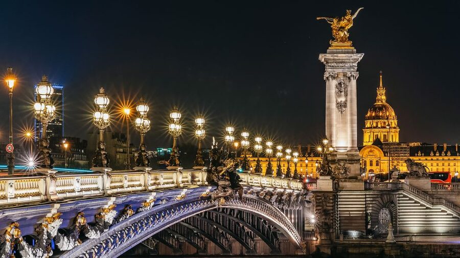 Paris: Illuminated Evening River Cruise & Waffle Tasting - Choosing your deck: glass-enclosed comfort vs open-air views