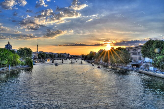 Paris in 60 Minutes Seine River Cruise - What’s Included vs. Not Included (So You Don’t Pay Twice)