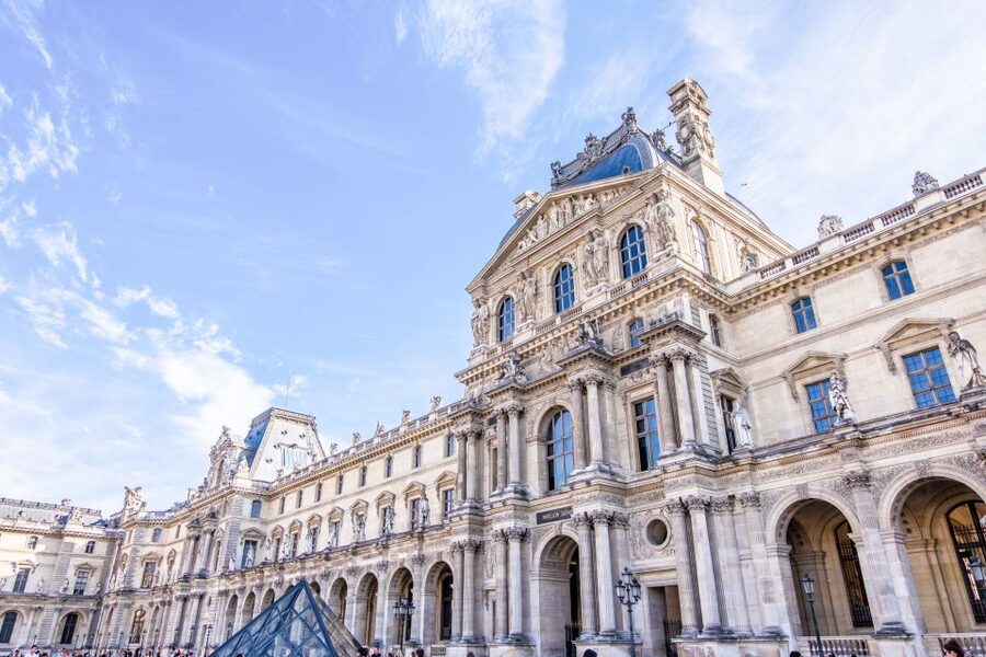 Paris: Louvre Reserved Ticket and River Cruise Combo - What to pack and what the Louvre won’t allow