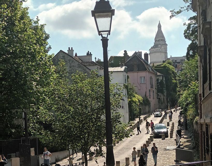 Paris: Montmartre Private Guided Tour & River Cruise Option - Le Bateau-Lavoir: the studio vibe you can almost feel